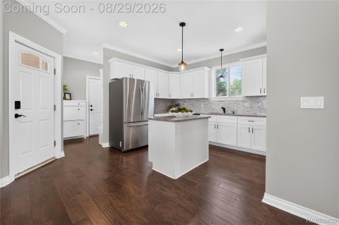 Tiny photo for 215 La Plaza Court, Royal Oak City, MI 48073 (MLS # 20261064039)