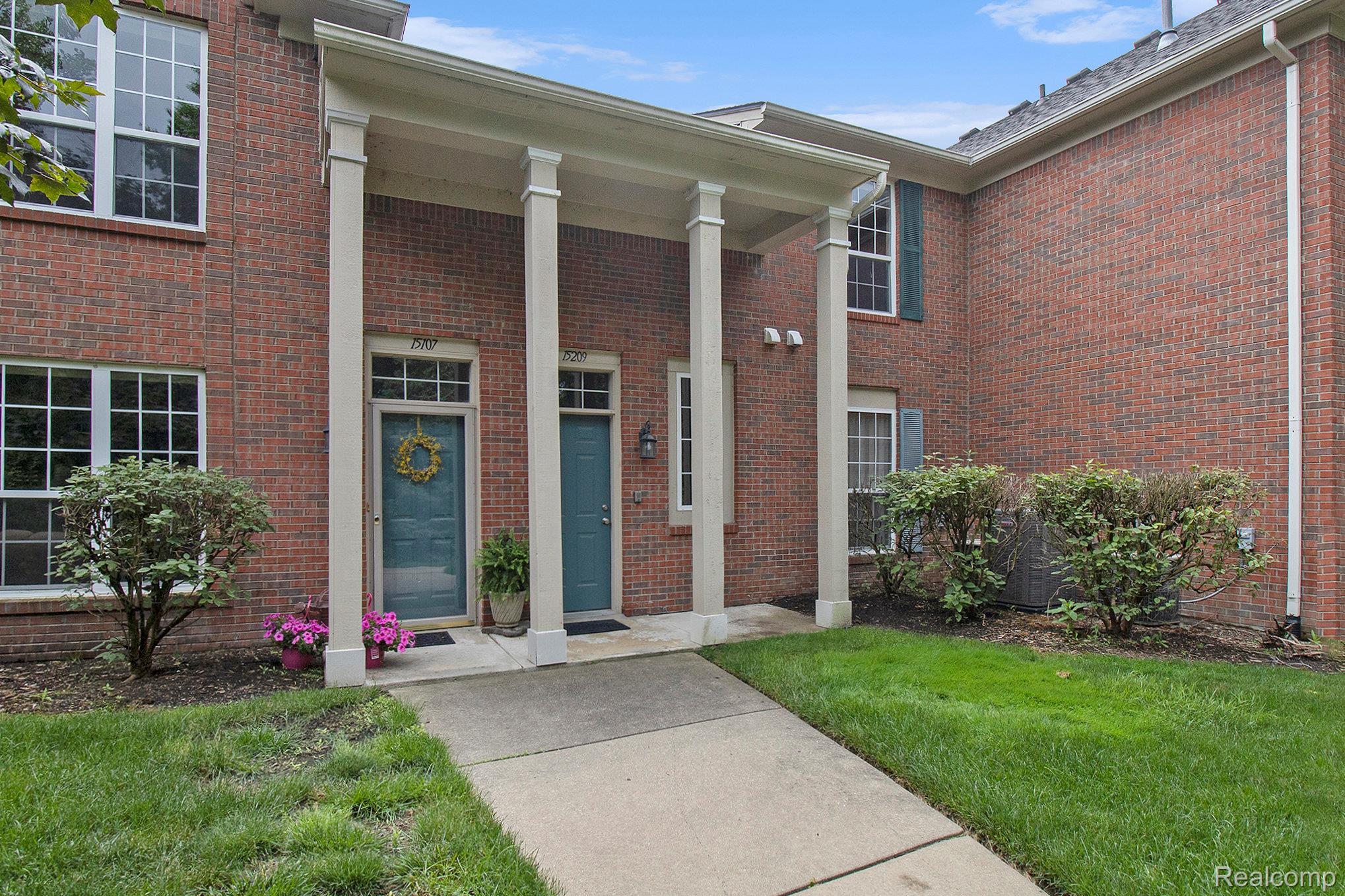 15209 Chesapeake Circle