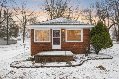 1860 Ladd Road Wolverine Lake Village MI 48390