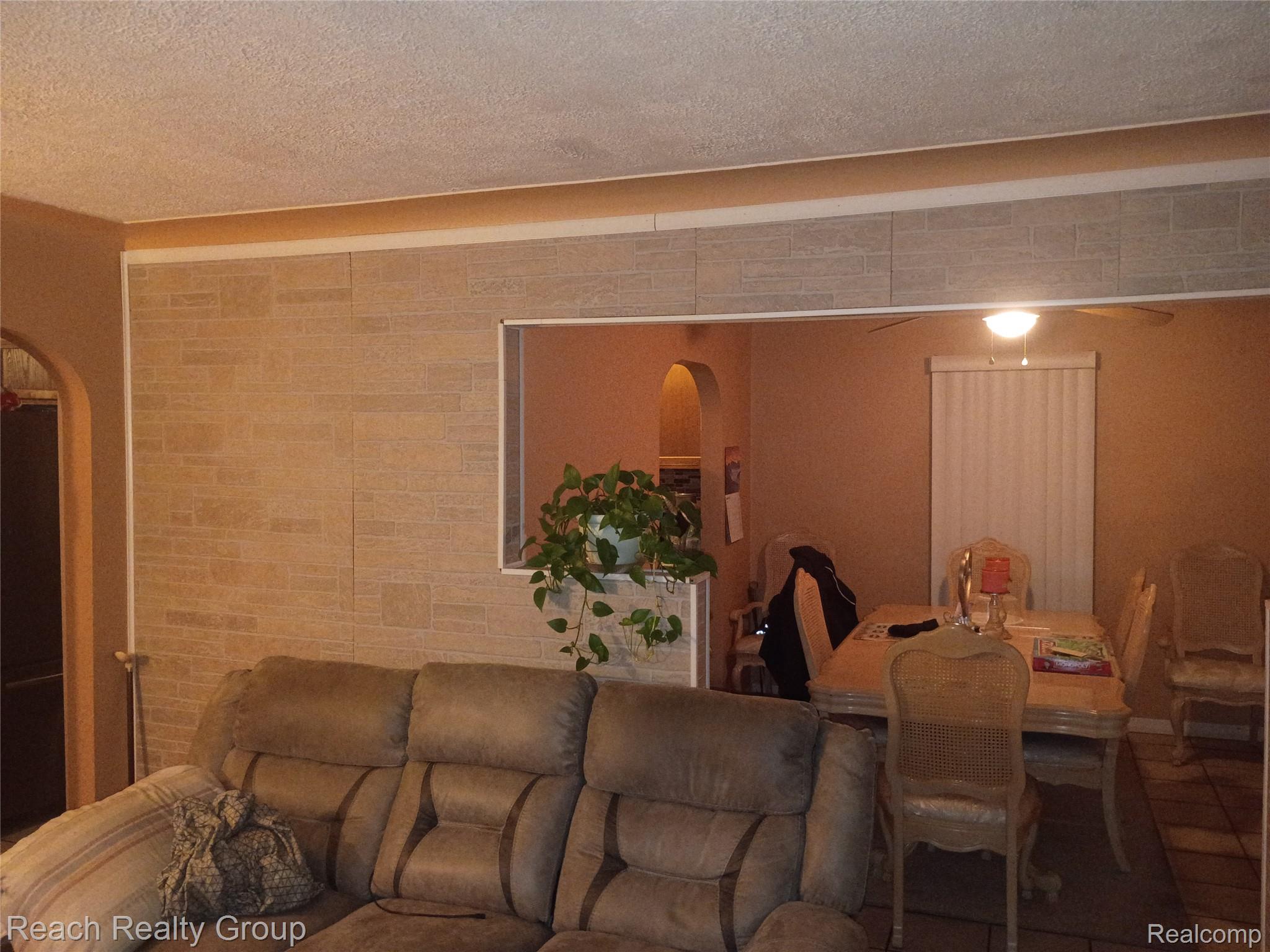 11366 Rossiter Street