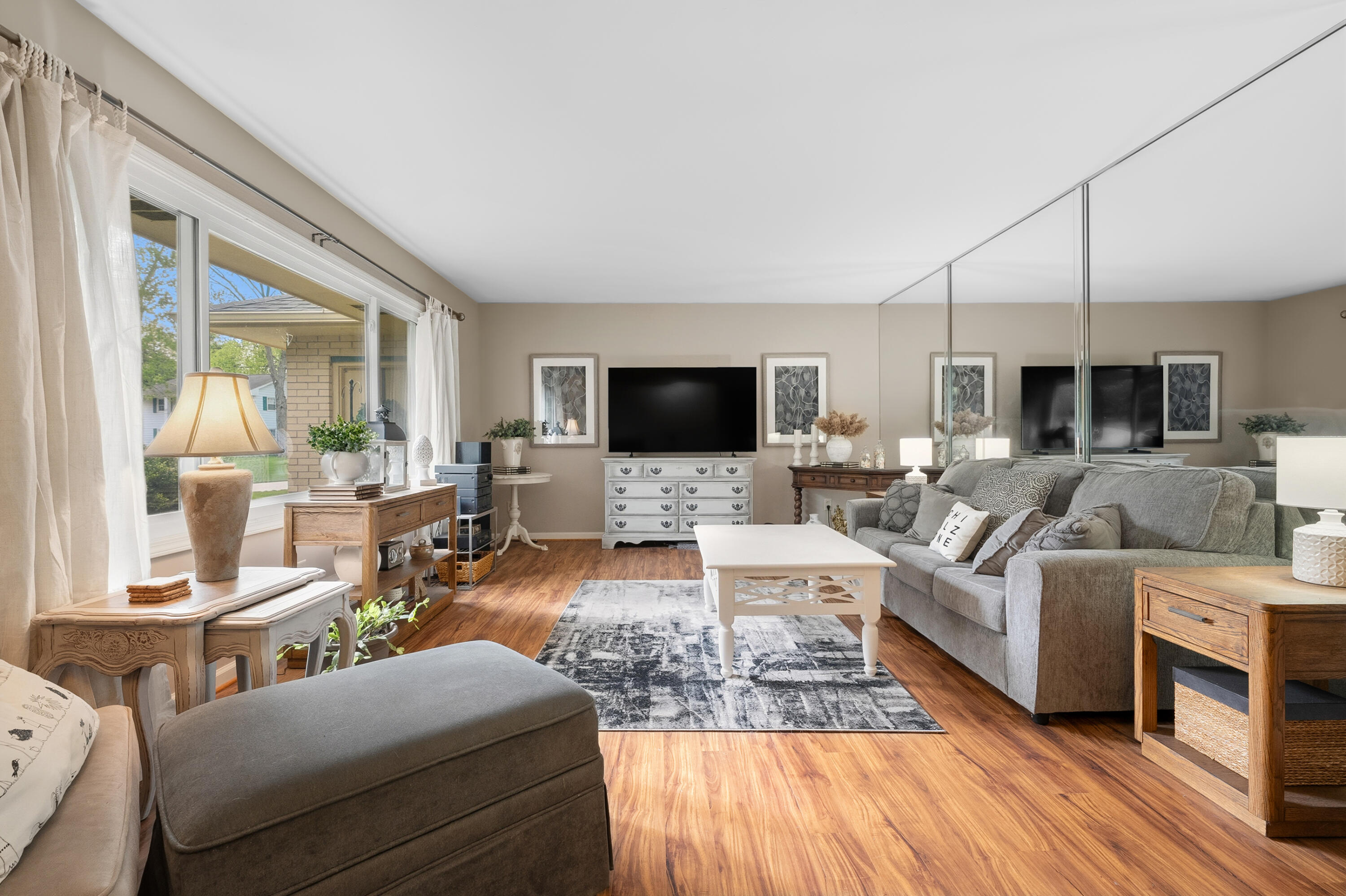 7702 Hunters Ridge Drive