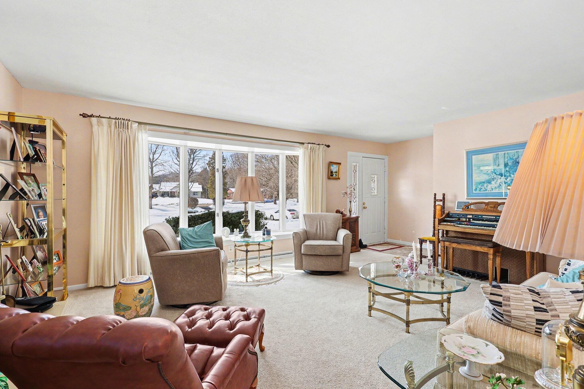 6142 Lake Harbor Road
