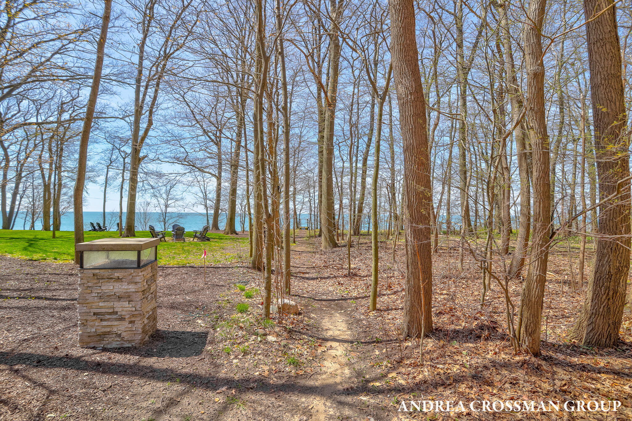 6919 Bendemeer Drive