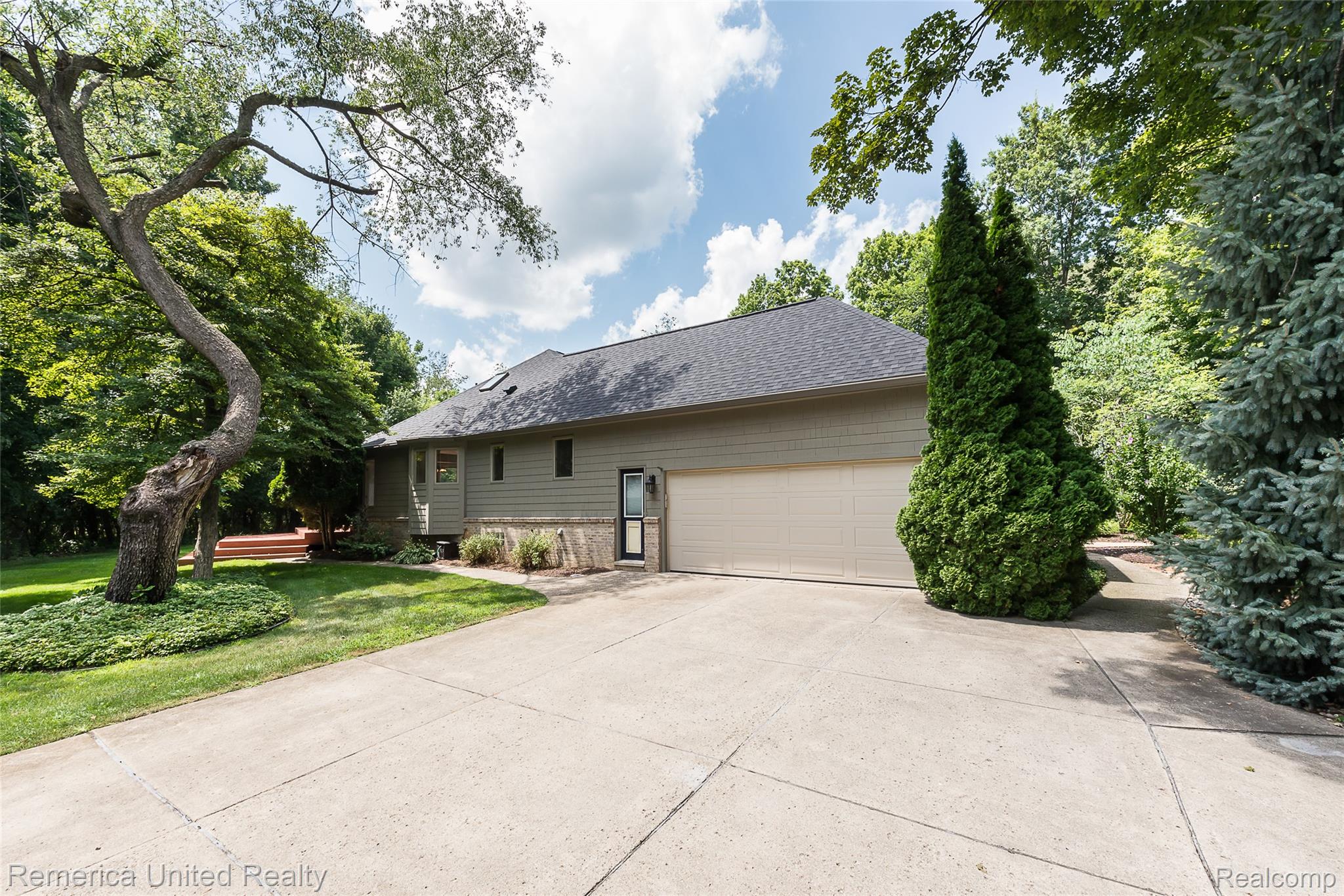 37188 Chickadee Lane