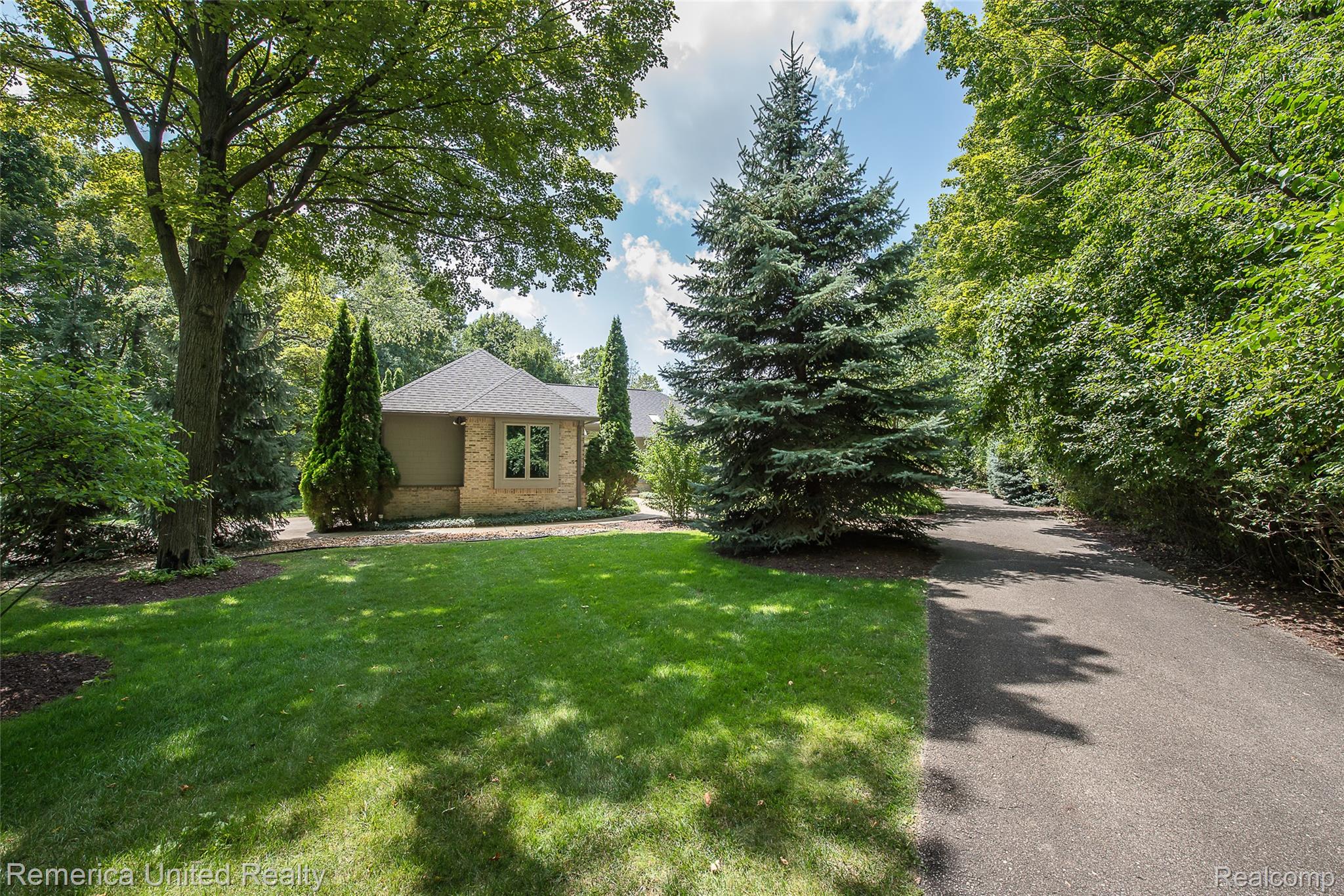 37188 Chickadee Lane