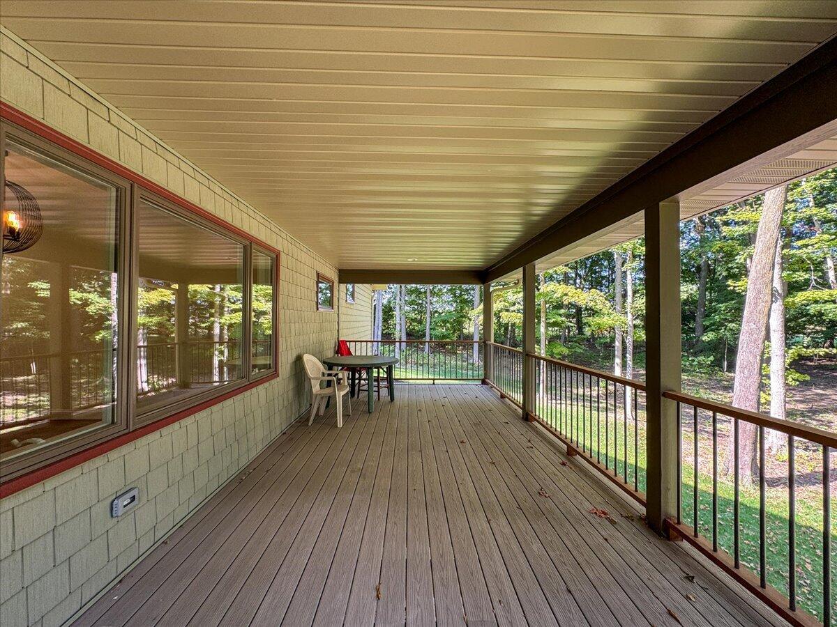 8806 Lakewood Trail