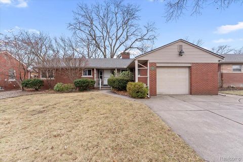 2221 Davis Street Wyandotte City MI 48192