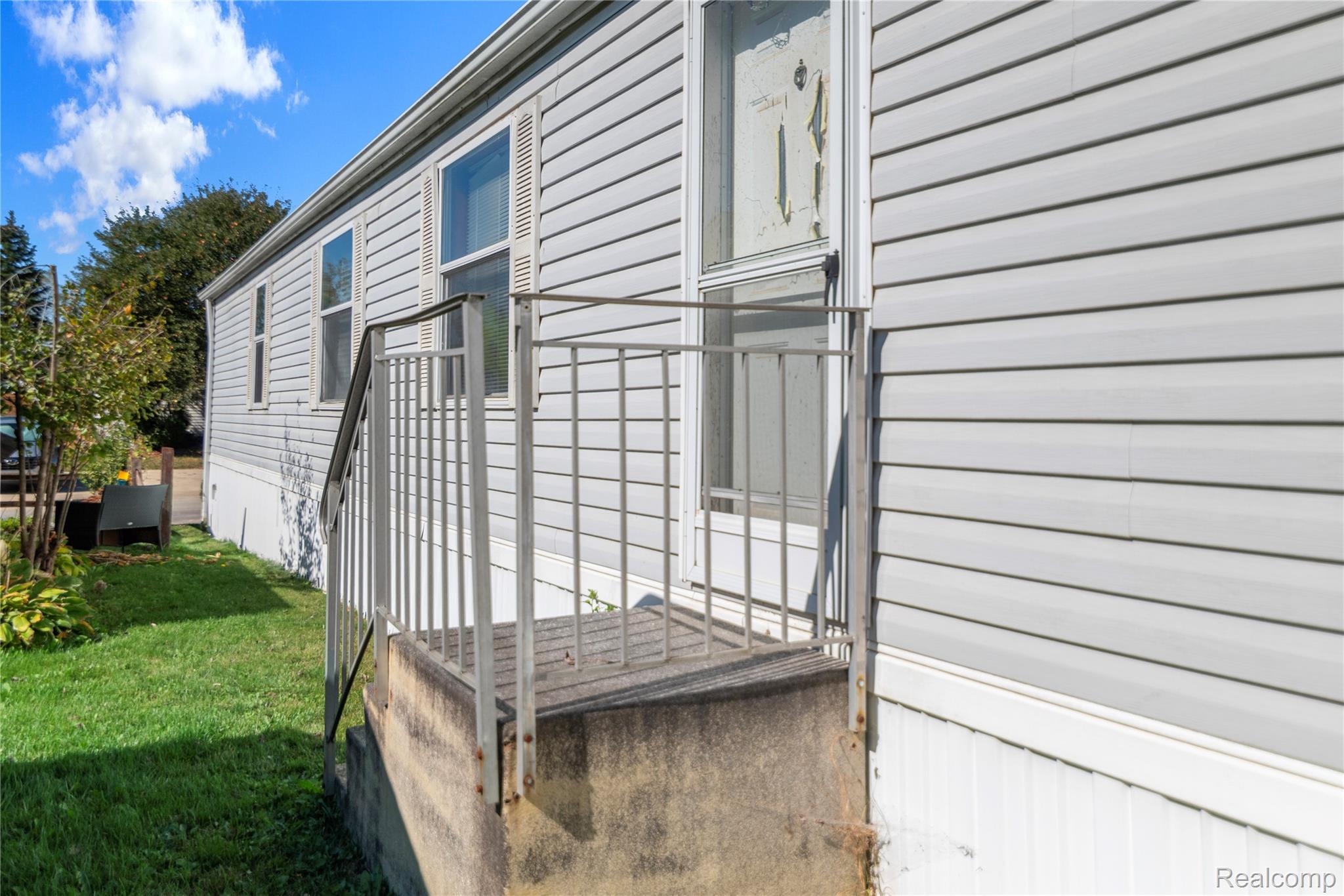 New Boston, Michigan 48164, United States, 3 Bedrooms Bedrooms, ,2 BathroomsBathrooms,Residential,Active,248911