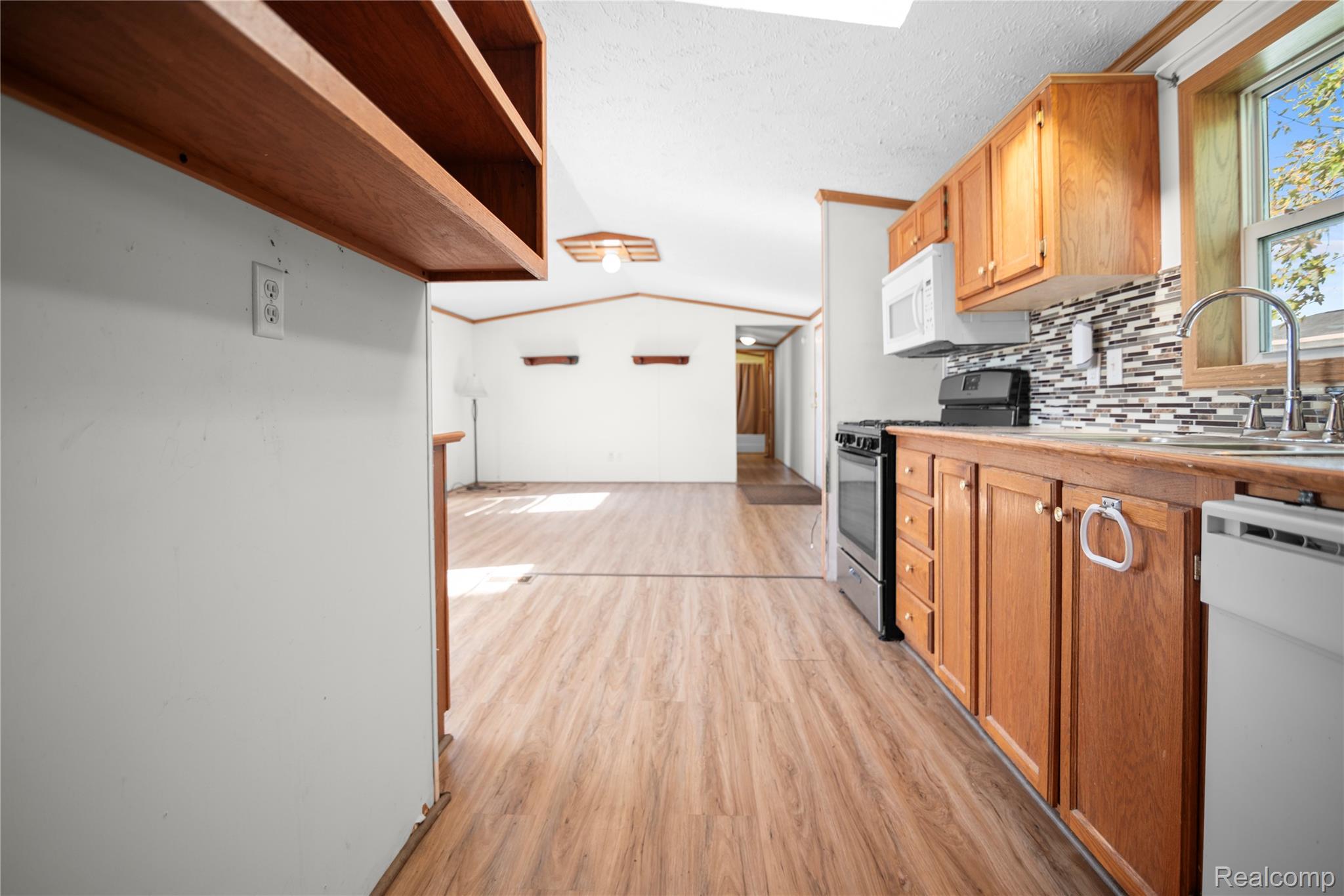 New Boston, Michigan 48164, United States, 3 Bedrooms Bedrooms, ,2 BathroomsBathrooms,Residential,Active,248911