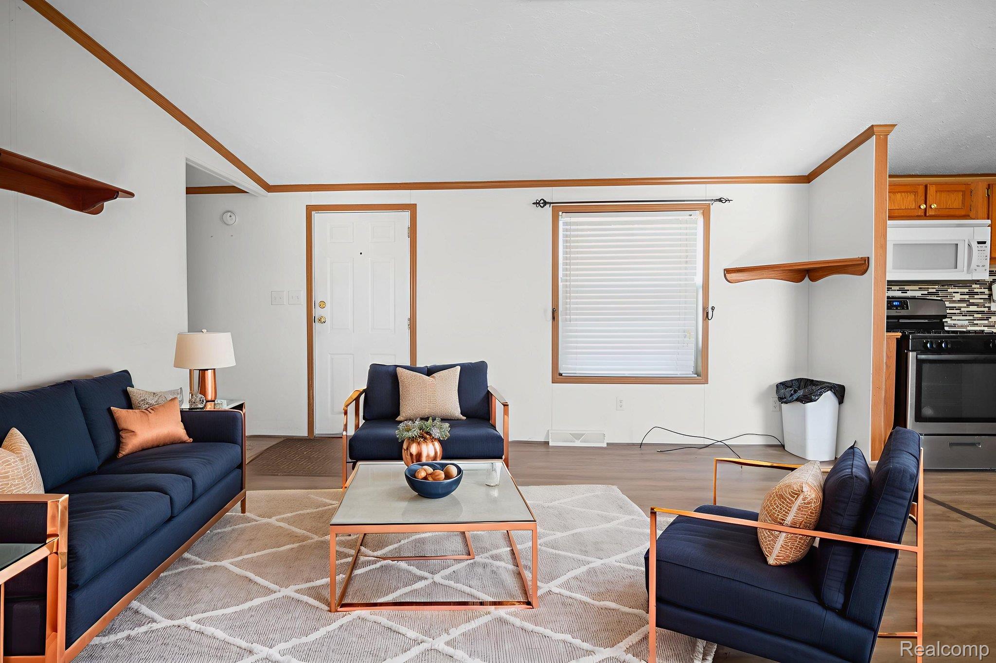 23467 Manor Road North