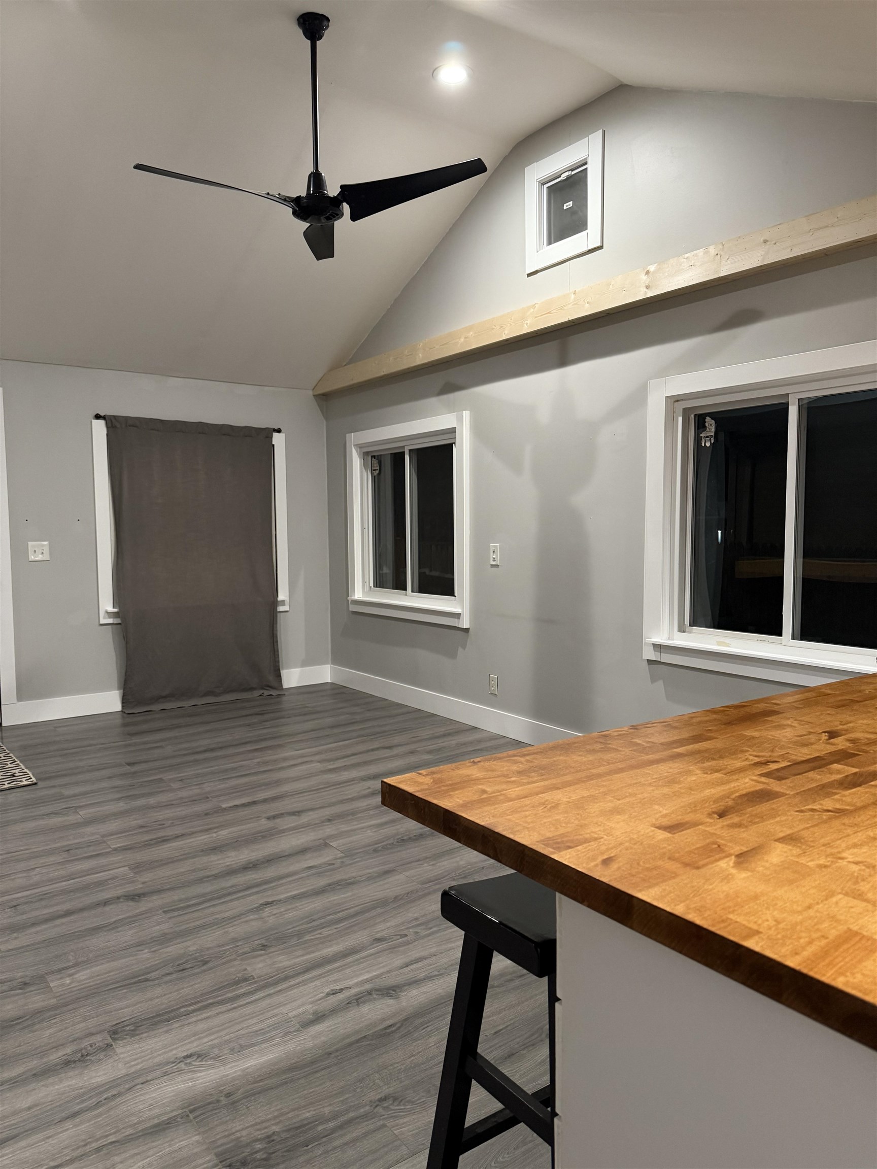 2117 E Schumacher Avenue