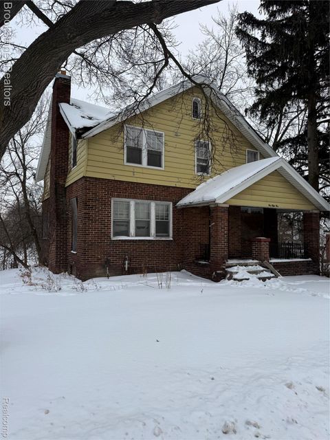 555 W Huron Street Pontiac City MI 48341