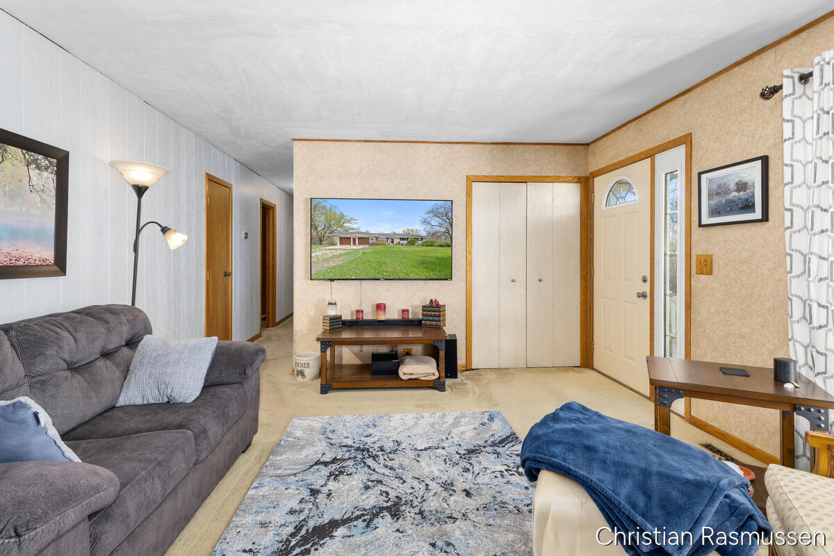 7208 W Dickerson Lake Road