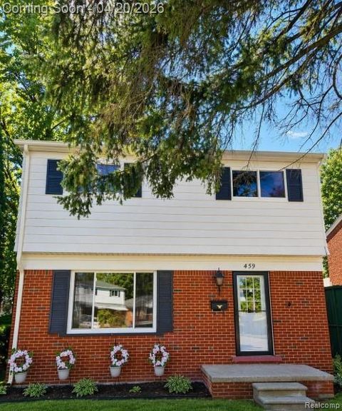 Photo of 459 New York Avenue, Lincoln Park City, MI 48146 (MLS # 20261026013)