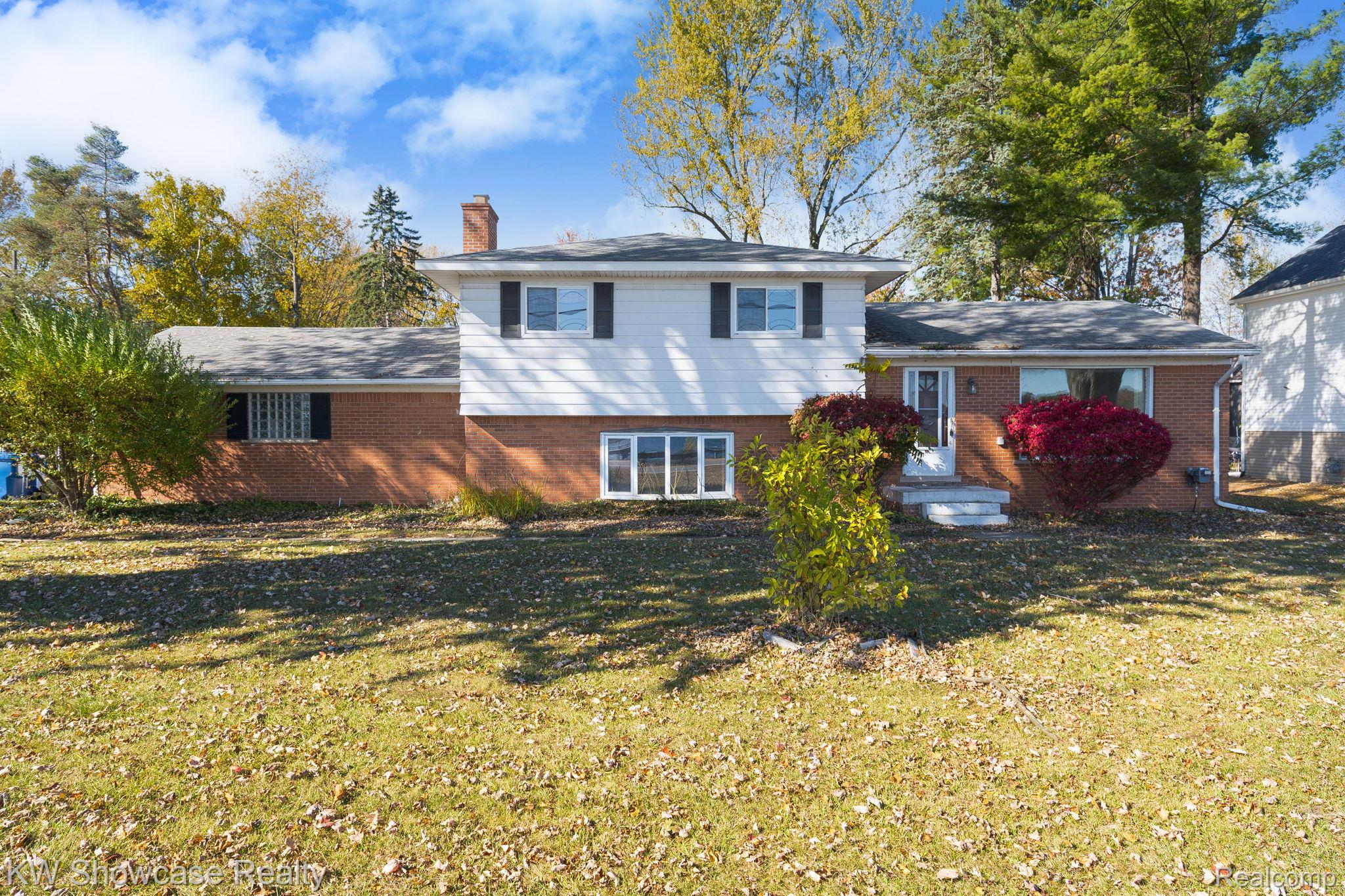 5274 Cooley Lake Road