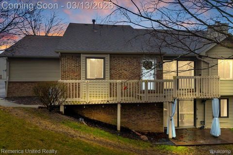 7968 Lawrence West Bloomfield Charter Township MI 48322