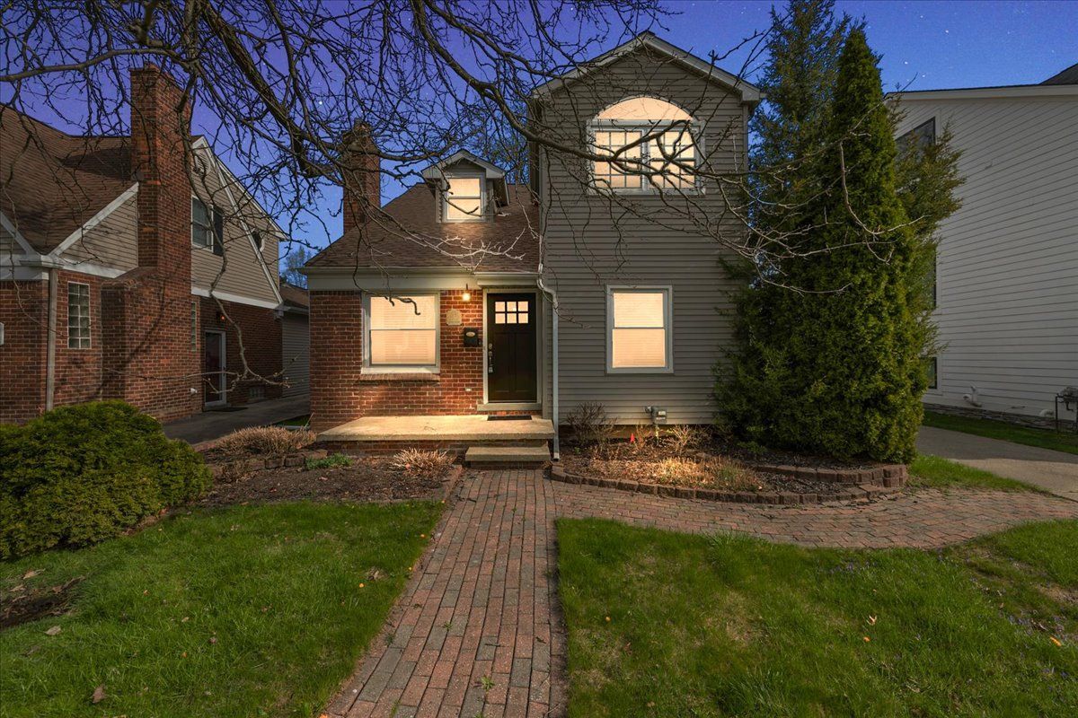 2209 Windemere Road