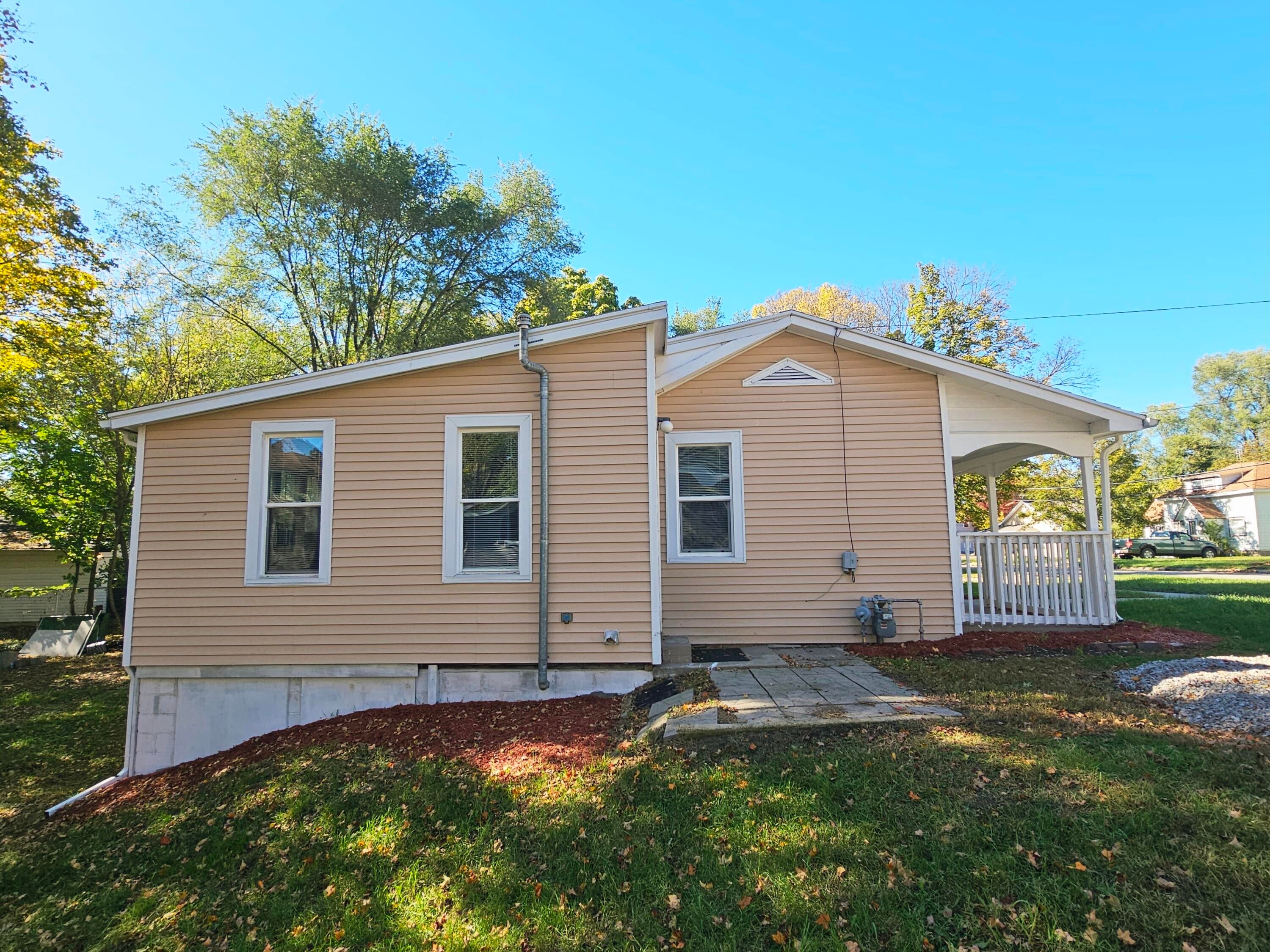 38 Mead Street