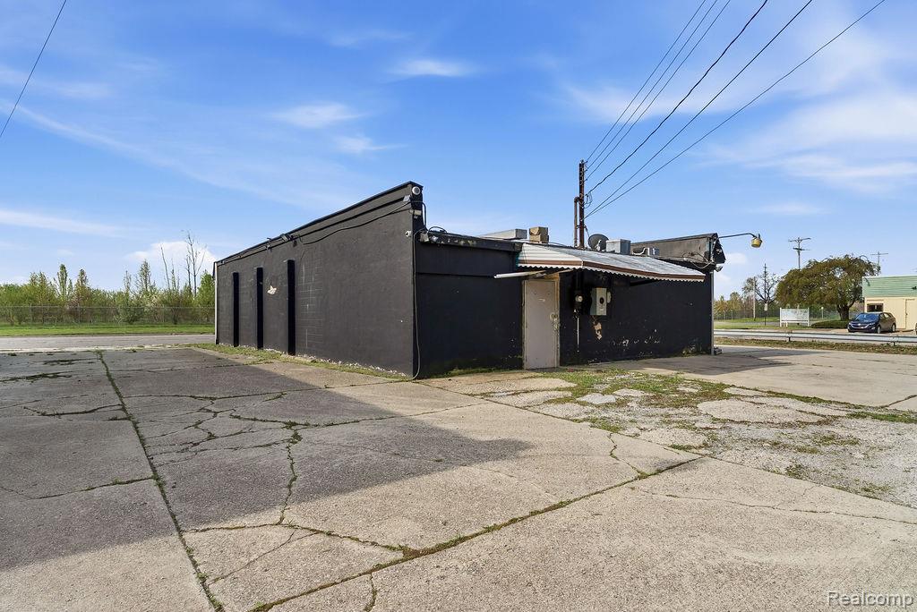 3137 Davison Road