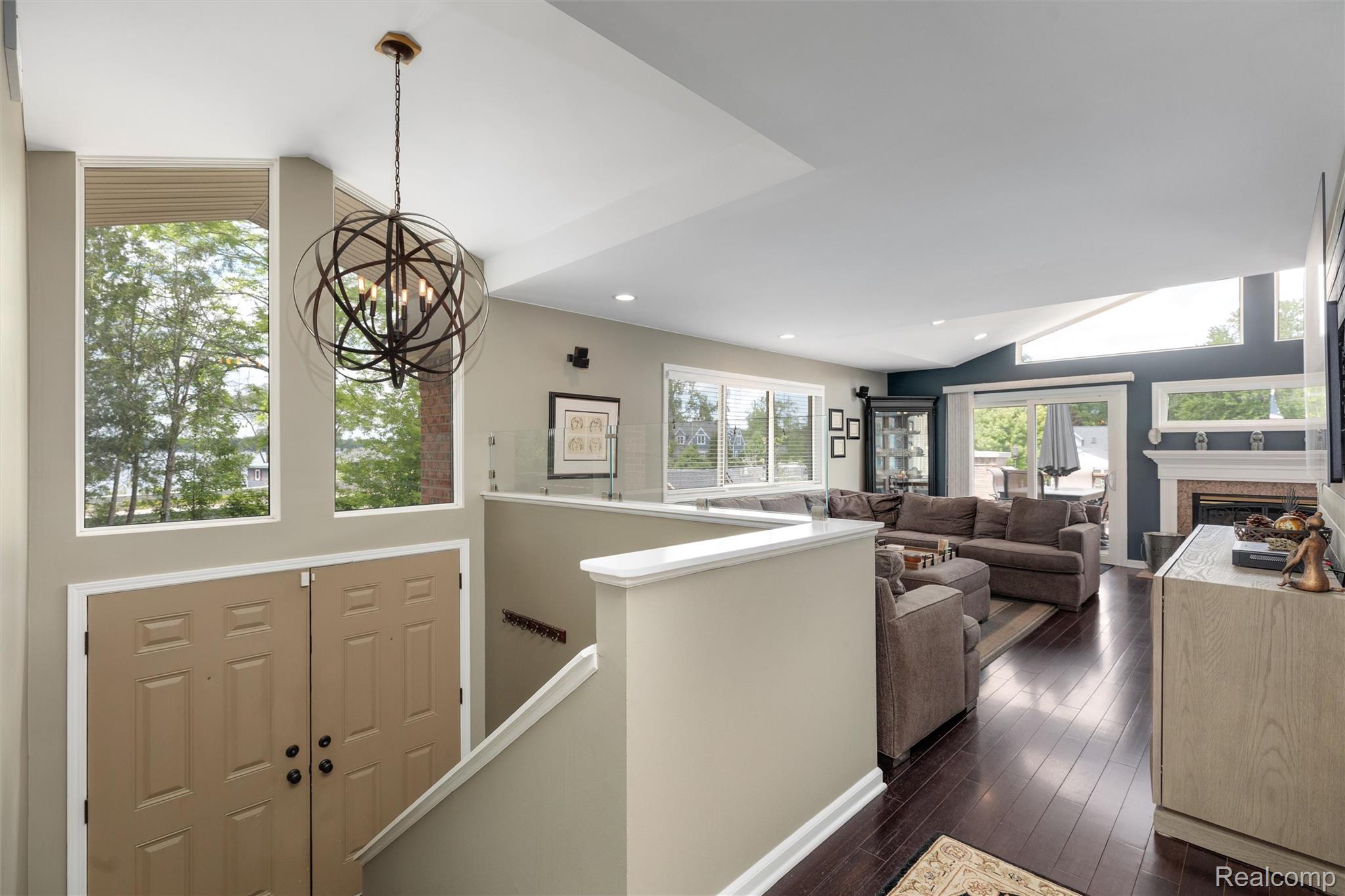 8950 Riverview