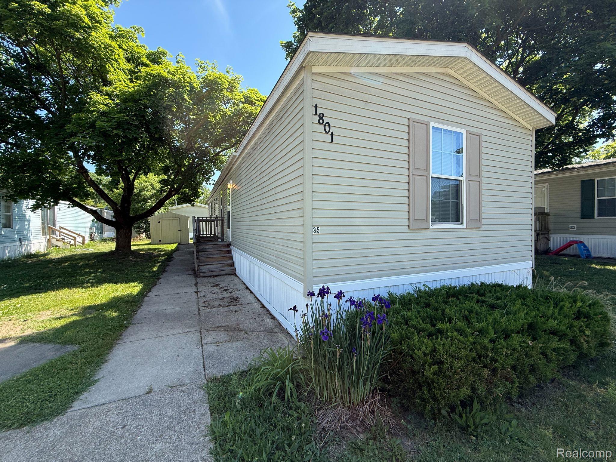 1801 Hawk Drive 35