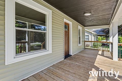 Tiny photo for 226 S Barker Street, New Buffalo City, MI 49117 (MLS # 65026025903)