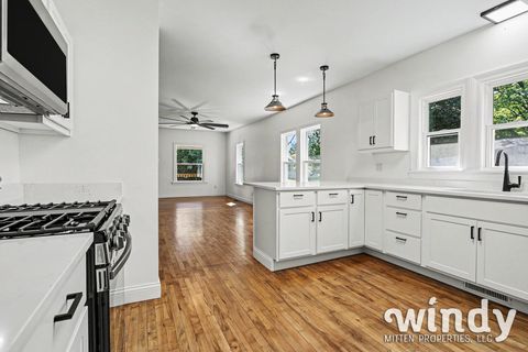 Tiny photo for 226 S Barker Street, New Buffalo City, MI 49117 (MLS # 65026025903)