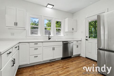 Tiny photo for 226 S Barker Street, New Buffalo City, MI 49117 (MLS # 65026025903)