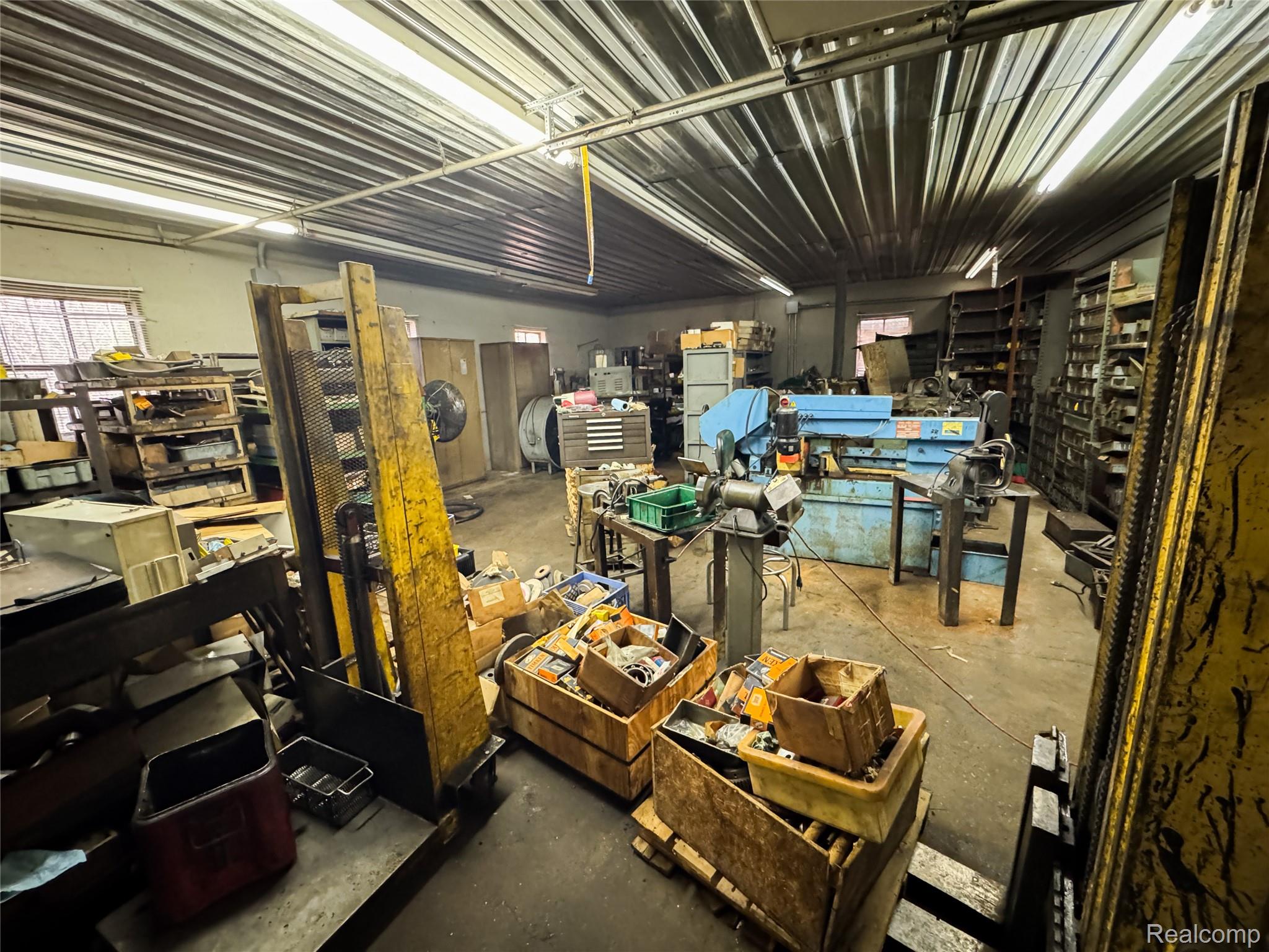 6465 N Saginaw Street