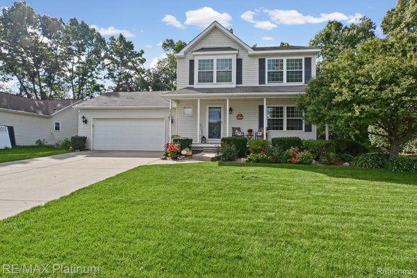2351 HICKORY CIRCLE DR, HOWELL, MI 48855 - Image eb94cf4558095563ce04d1c272b33bb2/1434005701