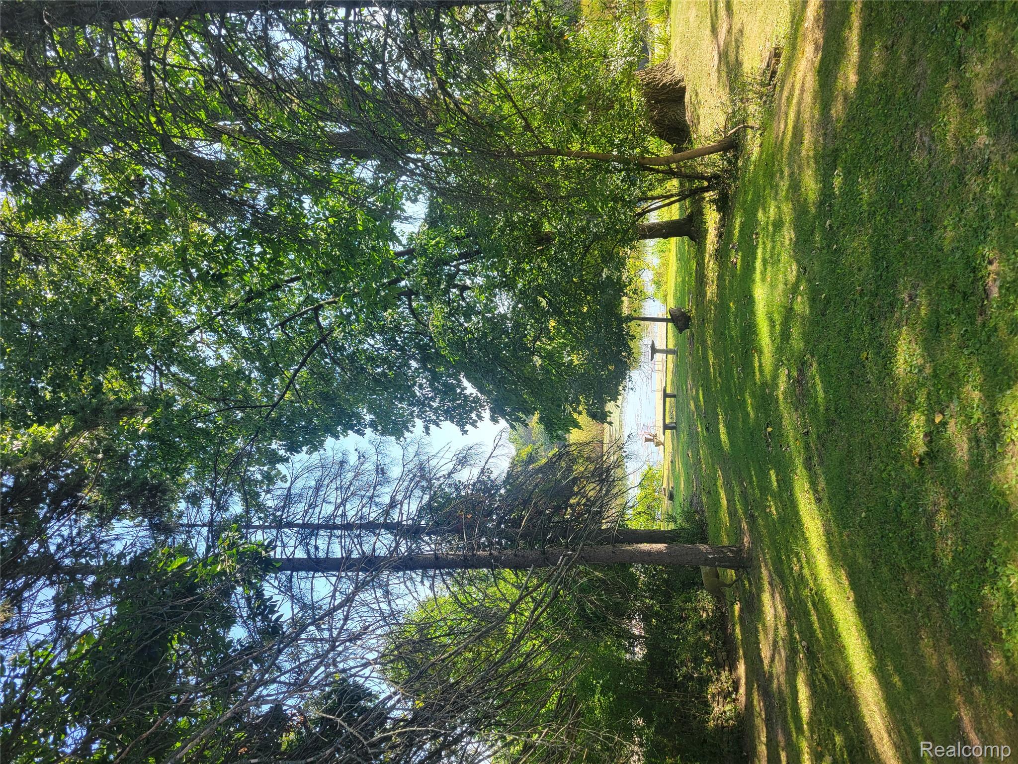 Bloomfield Hills City, Michigan 48302, United States, 3 Bedrooms Bedrooms, ,2 BathroomsBathrooms,Residential,Active,207379