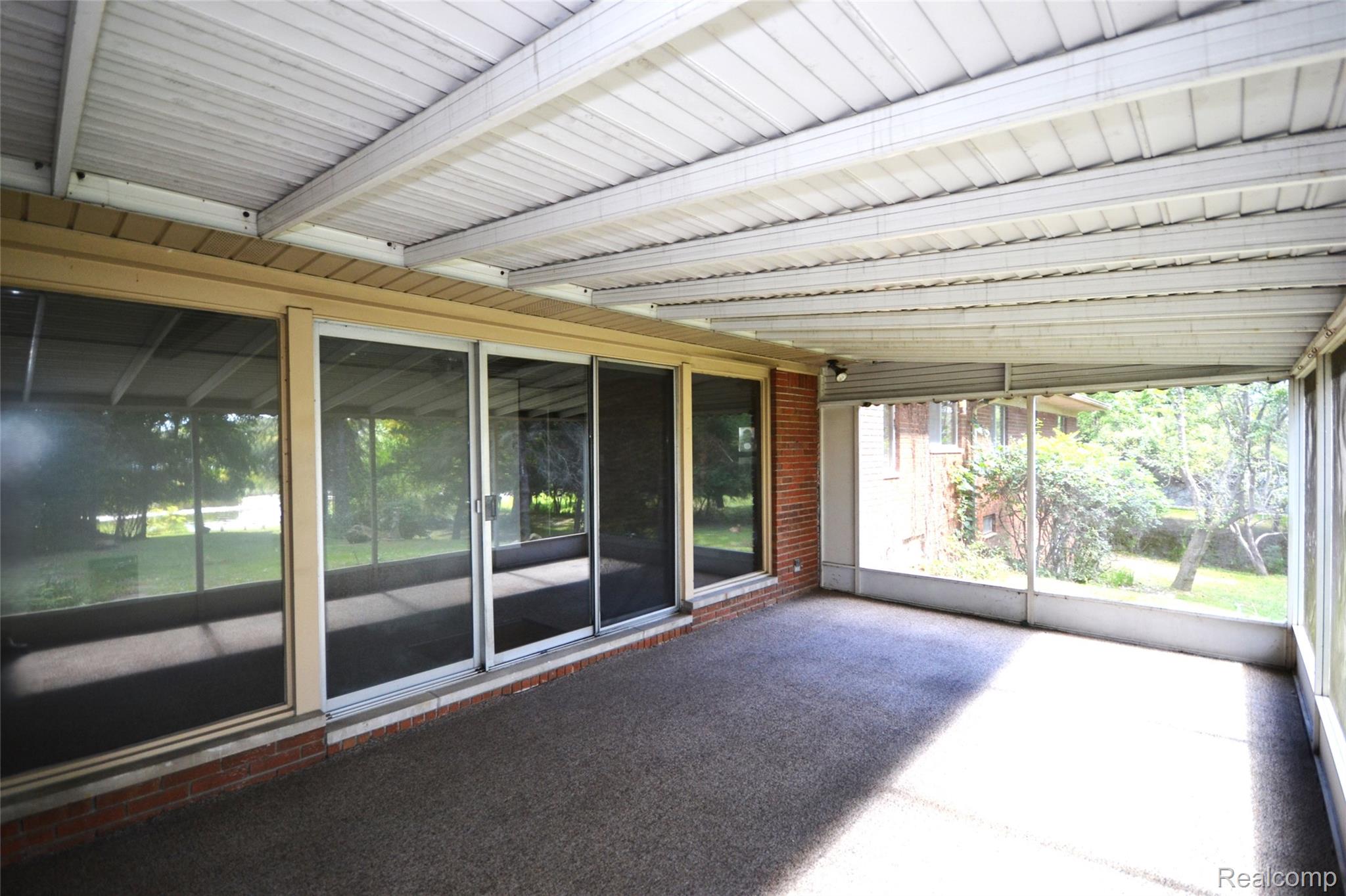 Bloomfield Hills City, Michigan 48302, United States, 3 Bedrooms Bedrooms, ,2 BathroomsBathrooms,Residential,Active,207379