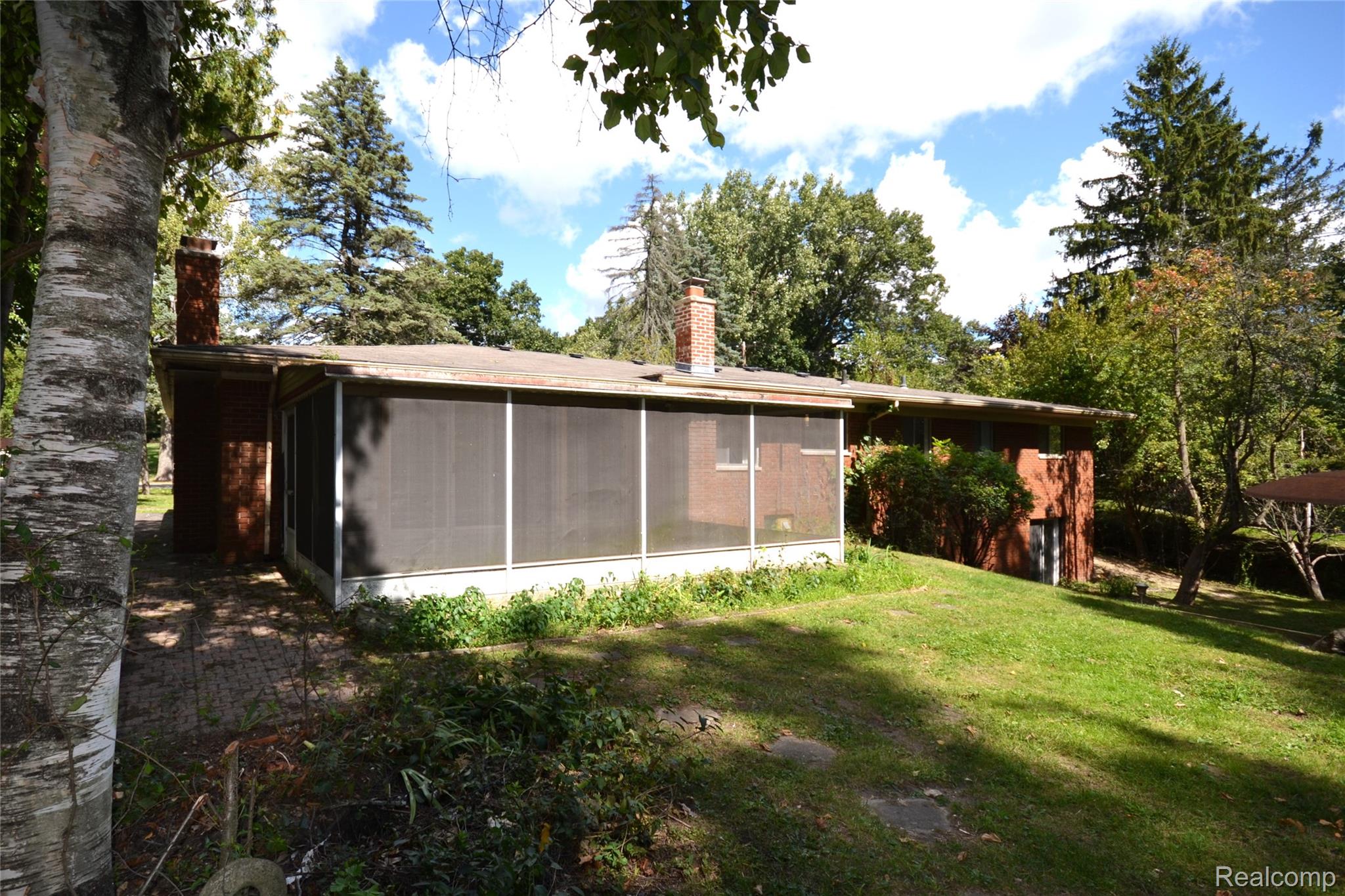 Bloomfield Hills City, Michigan 48302, United States, 3 Bedrooms Bedrooms, ,2 BathroomsBathrooms,Residential,Active,207379