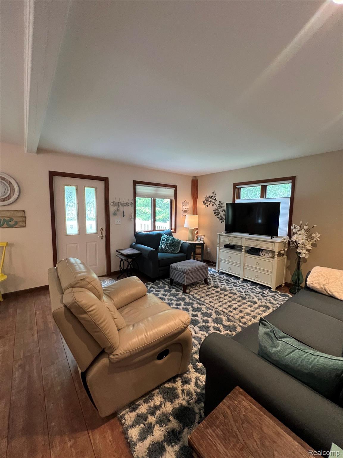 9058 W Chippewa Trail