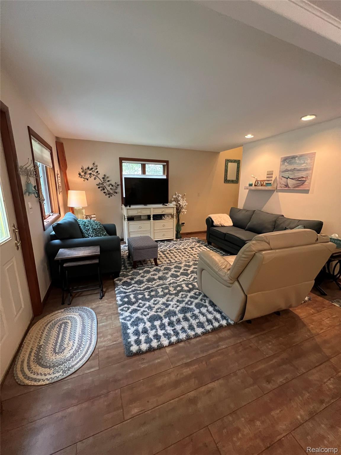9058 W Chippewa Trail