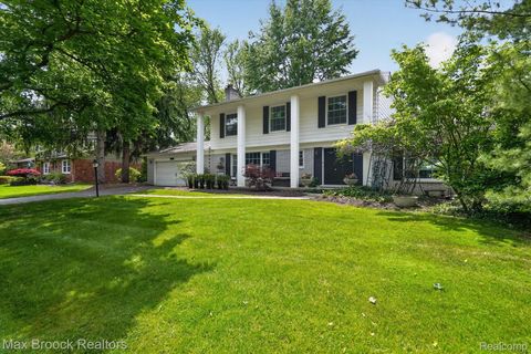 Tiny photo for 7456 Glengrove Drive, Bloomfield Charter Township, MI 48301 (MLS # 20261036838)