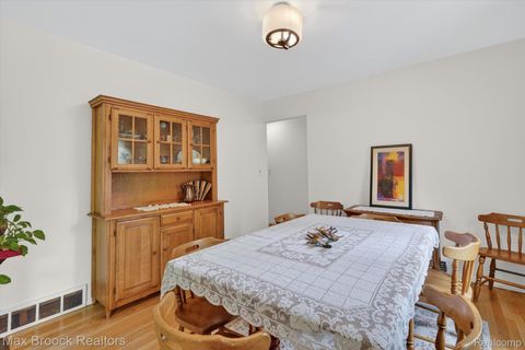 Tiny photo for 7456 Glengrove Drive, Bloomfield Charter Township, MI 48301 (MLS # 20261036838)