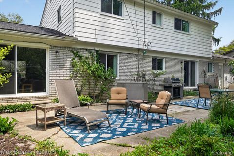 Tiny photo for 7456 Glengrove Drive, Bloomfield Charter Township, MI 48301 (MLS # 20261036838)