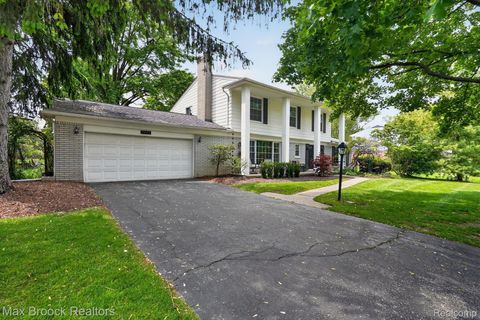 Tiny photo for 7456 Glengrove Drive, Bloomfield Charter Township, MI 48301 (MLS # 20261036838)