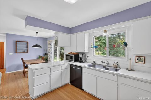 Tiny photo for 7456 Glengrove Drive, Bloomfield Charter Township, MI 48301 (MLS # 20261036838)