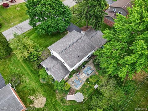 Tiny photo for 7456 Glengrove Drive, Bloomfield Charter Township, MI 48301 (MLS # 20261036838)