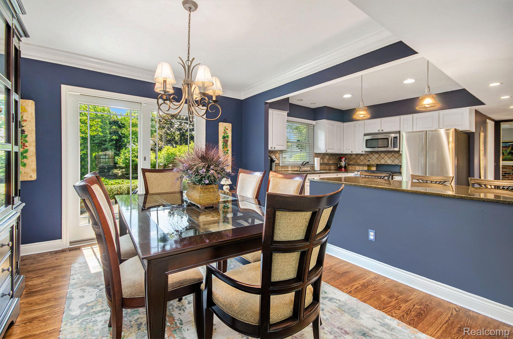 Troy City, Michigan 48085, United States, 3 Bedrooms Bedrooms, ,3 BathroomsBathrooms,Residential,Pending,209186