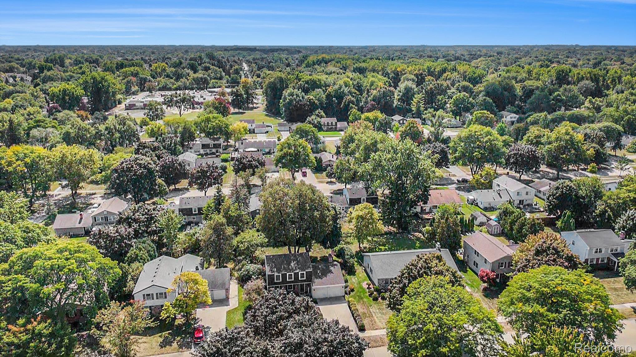 Troy City, Michigan 48085, United States, 3 Bedrooms Bedrooms, ,3 BathroomsBathrooms,Residential,Pending,209186