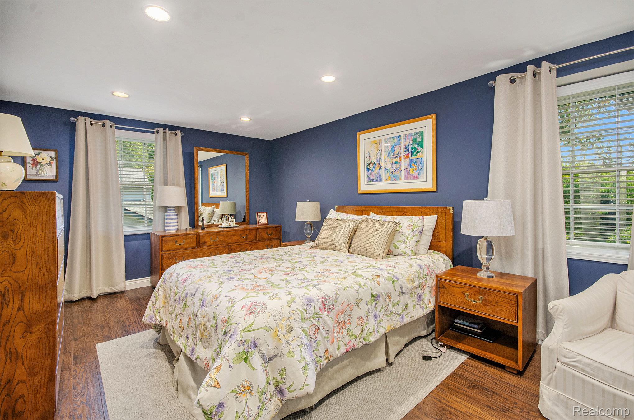 Troy City, Michigan 48085, United States, 3 Bedrooms Bedrooms, ,3 BathroomsBathrooms,Residential,Pending,209186