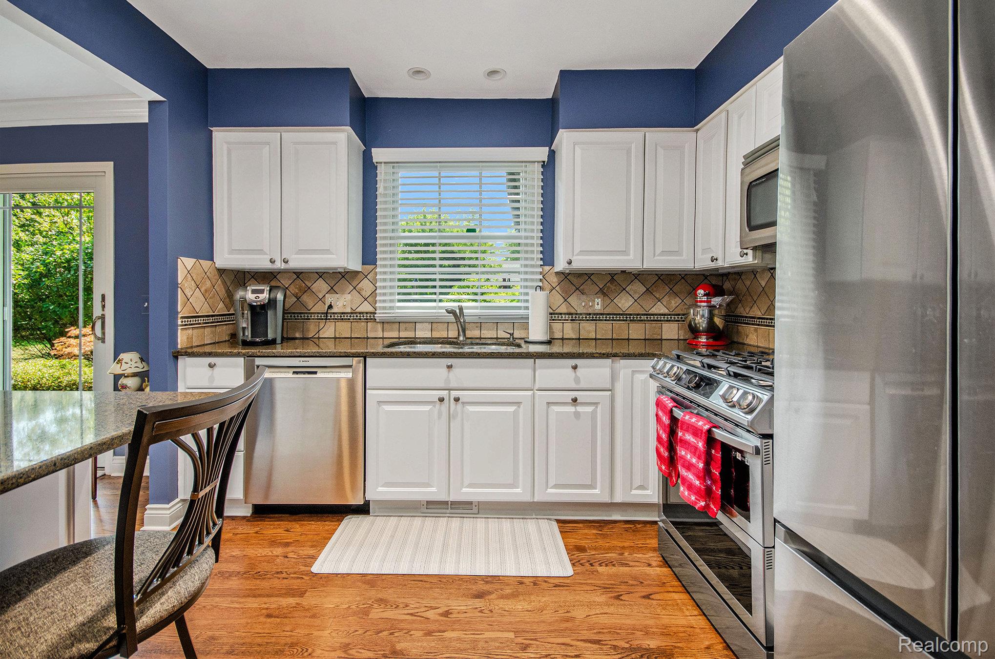 Troy City, Michigan 48085, United States, 3 Bedrooms Bedrooms, ,3 BathroomsBathrooms,Residential,Pending,209186