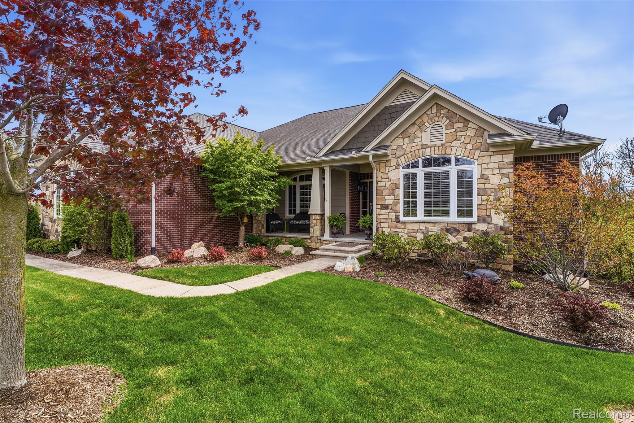 660 Willow Lake Court