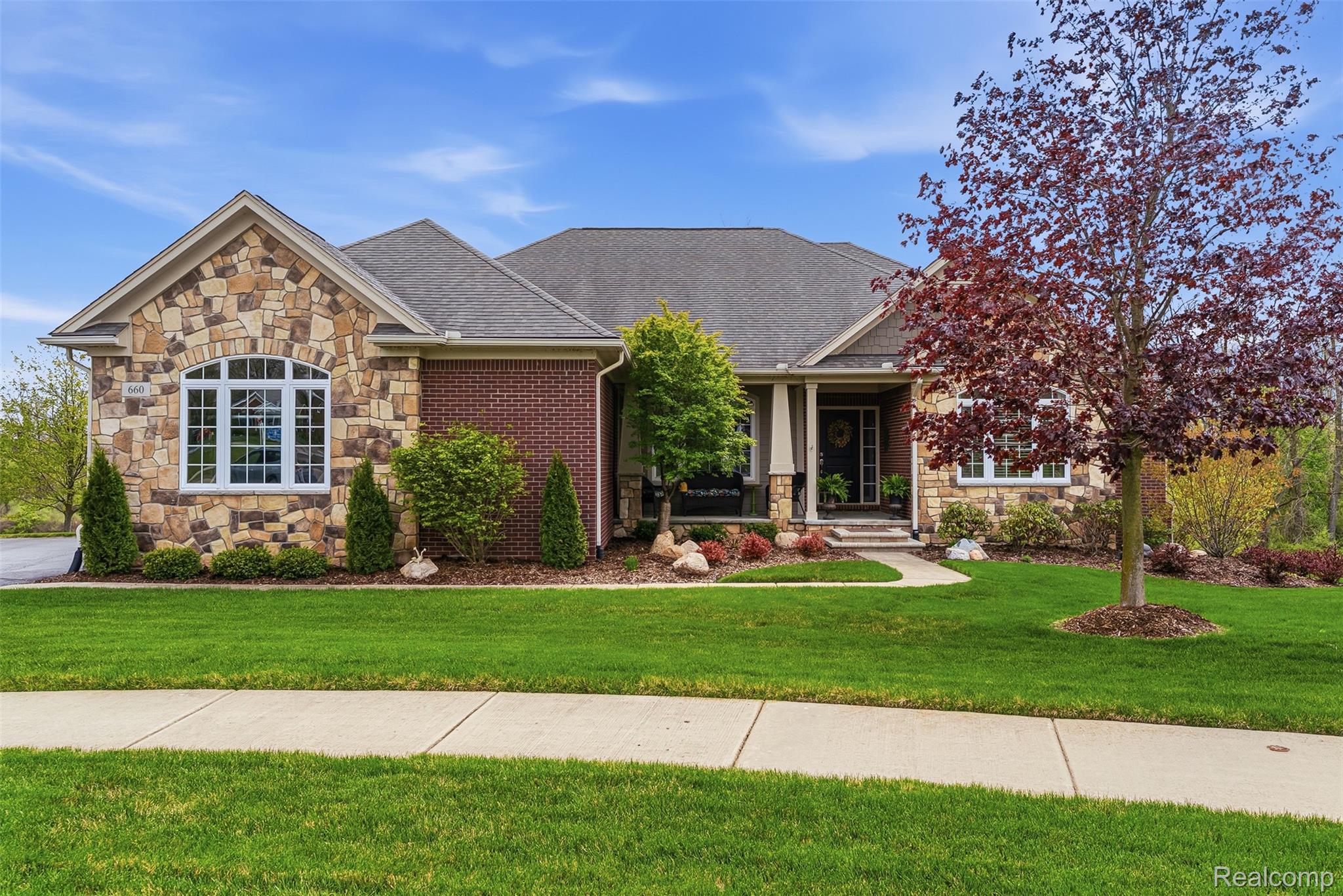 660 Willow Lake Court