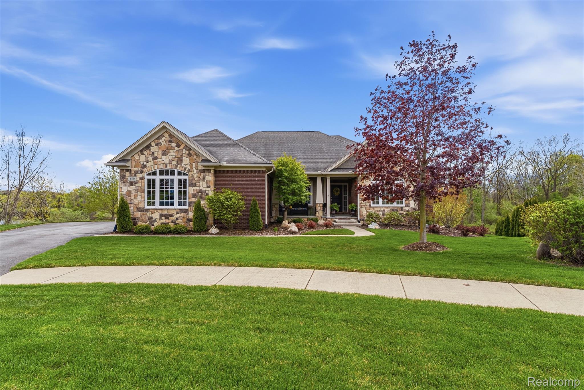 660 Willow Lake Court