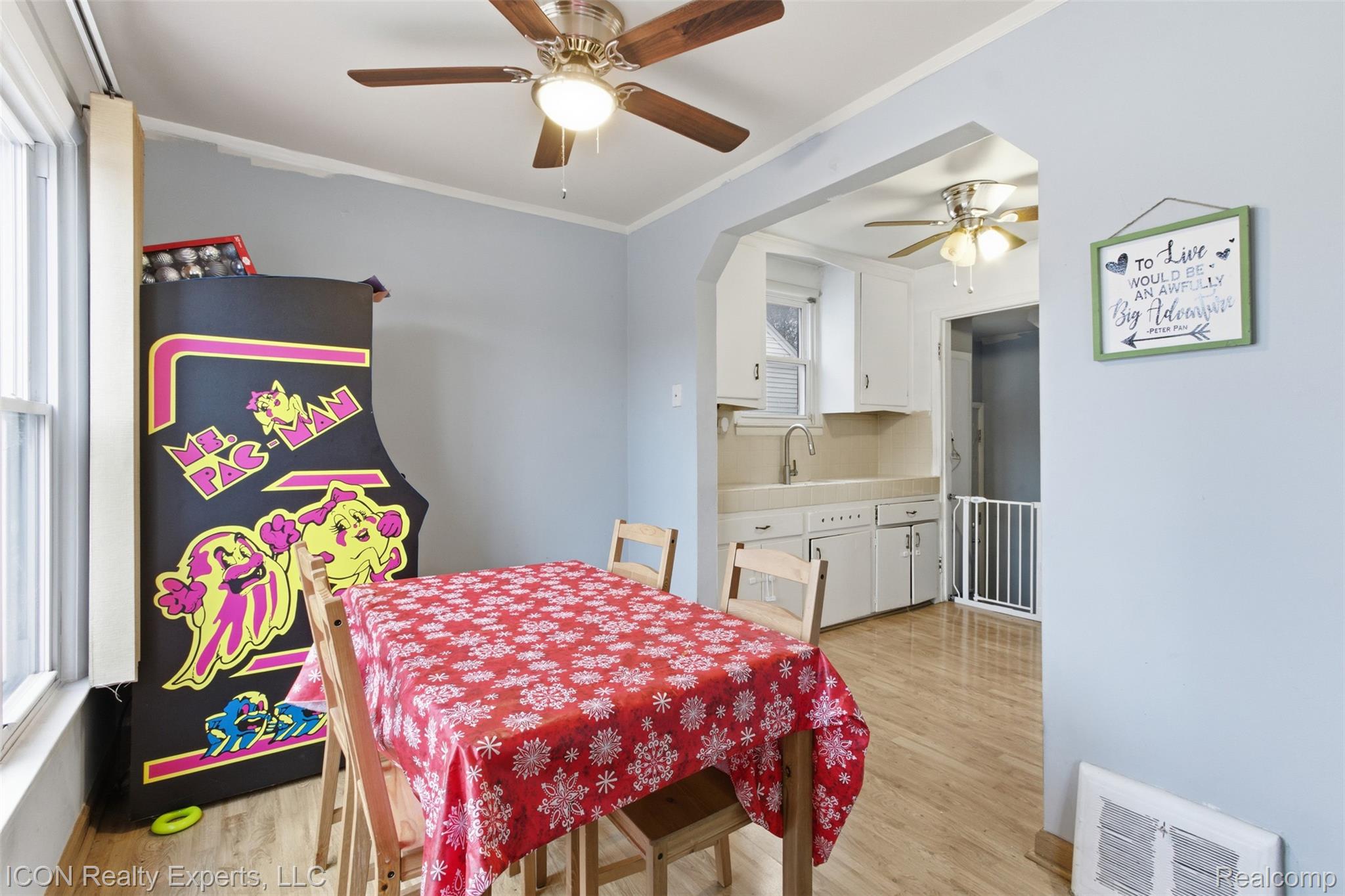 411 N Stephenson Highway