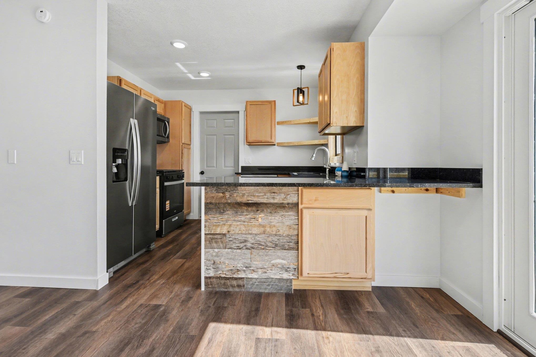 120 E Seventh Street